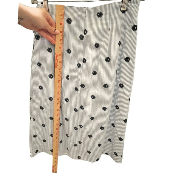 White and Blue Ruched Pencil Skirt Knee-Length - Picture 6 of 7